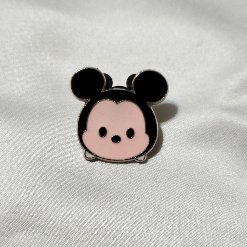 Disney 2016 Mickey Head Collectable Pin